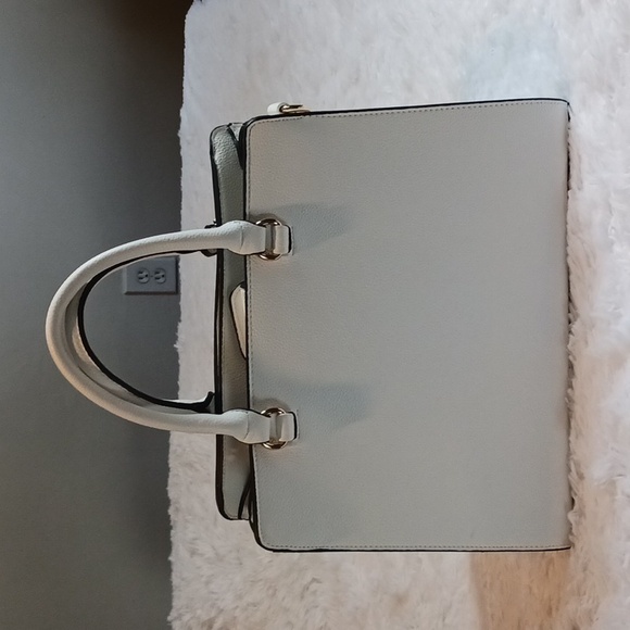 Handbag - Picture 4 of 9